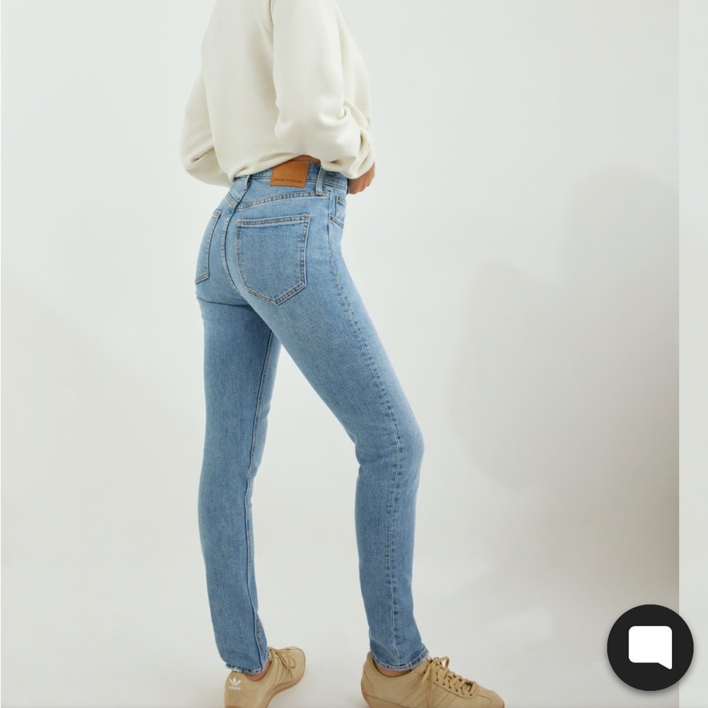 Denim Forum (Aritzia Brand) Yoko High Rise Slim Jeans